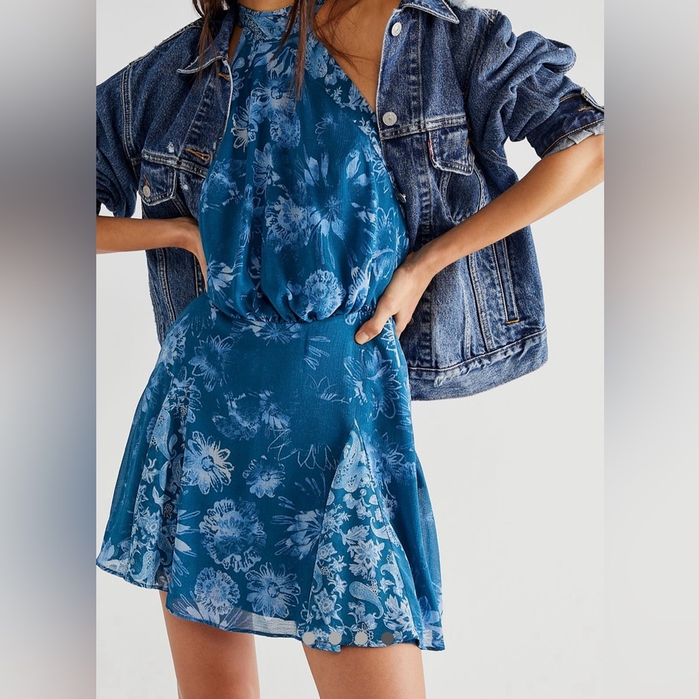 Free People Katerina Mini Dress. Size: Large. Blue floral.